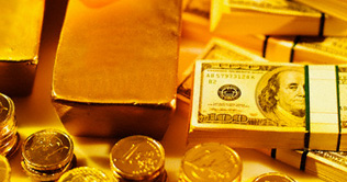 Gold hits peak, at Rs 37,850